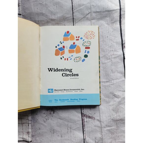 Vintage TextBook Winding Circles 2nd Edition 1974 Hardcover 9 1/4 × 7 inches - Picture 2 of 8